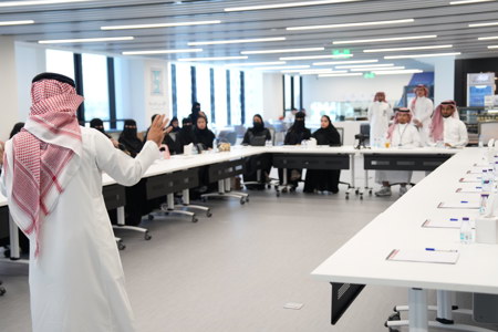 تدريب وطلاب جامعات