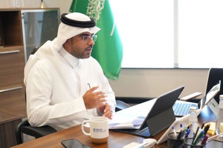 تدشين قمة