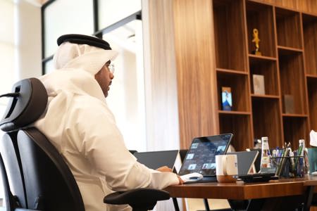 تدشين قمة